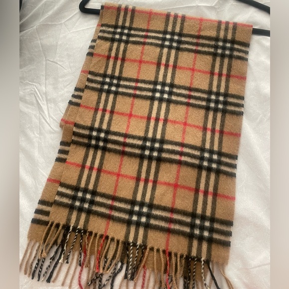 Authentic Burberry 100% Cashmere Scarf - Picture 1 of 2